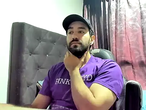 Snapshot of coolfriki chatting on October 14, 2025, 7:03 pm coolfriki online show from October 14, 2025, 7:03 pm