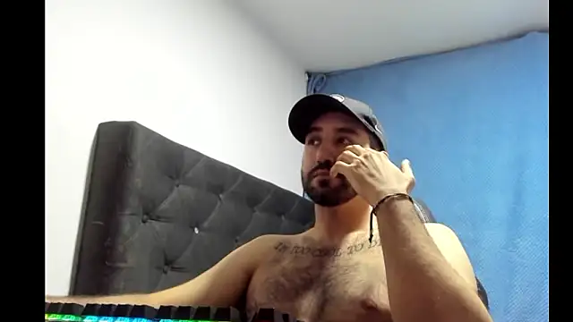 Snapshot of coolfriki chatting on February 4, 2026, 11:44 pm coolfriki online show from February 4, 2026, 11:44 pm