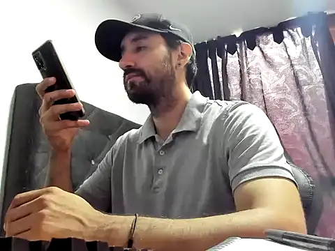 Snapshot of coolfriki chatting on October 8, 2025, 5:46 pm coolfriki online show from October 8, 2025, 5:46 pm