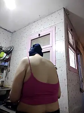 Snapshot of TermedScherzo chatting on November 10, 2025, 11:26 am TermedScherzo online show from November 10, 2025, 11:26 am