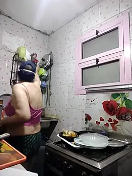 Snapshot of TermedScherzo chatting on November 28, 2025, 3:01 pm TermedScherzo online show from November 28, 2025, 3:01 pm