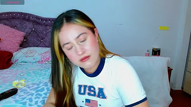 Snapshot of Hanssel_tess chatting on November 25, 2025, 6:52 pm Hanssel tess online show from November 25, 2025, 6:52 pm