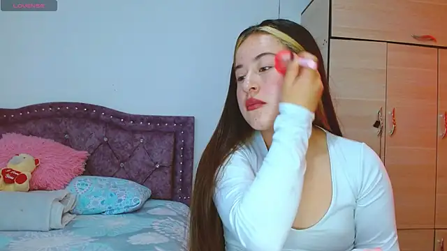 Snapshot of Hanssel_tess chatting on October 8, 2025, 1:56 pm Hanssel tess online show from October 8, 2025, 1:56 pm