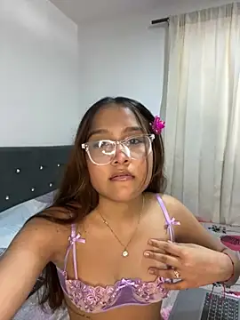  lizzybrit  online show from October 6, 2025, 7:25 pm