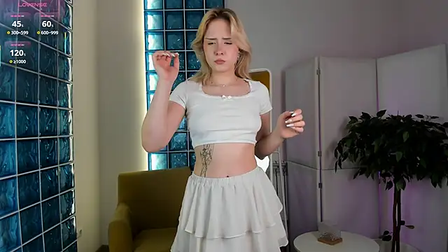 Mol l y online show from December 1, 2025, 2:18 pm