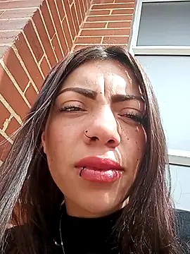 Snapshot of Saray_1-2 chatting on October 18, 2025, 7:05 pm Saray 1-2 online show from October 18, 2025, 7:05 pm