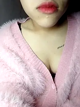 Snapshot of Lyly69699 chatting on November 17, 2025, 4:16 am Lyly69699 online show from November 17, 2025, 4:16 am