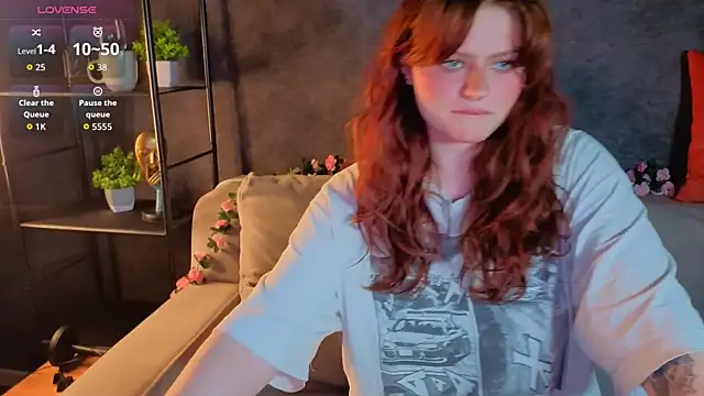 Snapshot of Barbara_Mitchel chatting on December 5, 2025, 9:30 am Barbara Mitchel online show from December 5, 2025, 9:30 am