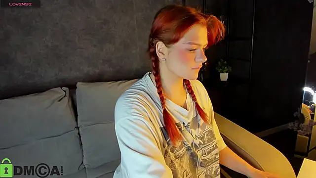 Snapshot of Barbara_Mitchel chatting on October 21, 2025, 1:05 am Barbara Mitchel online show from October 21, 2025, 1:05 am