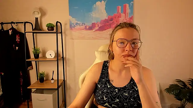 Snapshot of Nuura_Moore chatting on October 13, 2025, 12:34 am Nuura Moore online show from October 13, 2025, 12:34 am