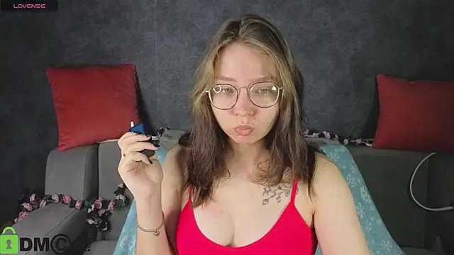 Snapshot of Nuura_Moore chatting on November 24, 2025, 1:05 am Nuura Moore online show from November 24, 2025, 1:05 am