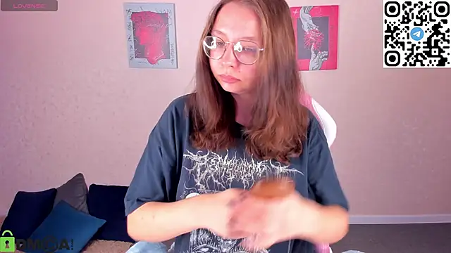 Snapshot of Nuura_Moore chatting on November 12, 2025, 12:59 am Nuura Moore online show from November 12, 2025, 12:59 am