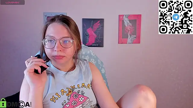 Snapshot of Nuura_Moore chatting on November 22, 2025, 1:04 am Nuura Moore online show from November 22, 2025, 1:04 am