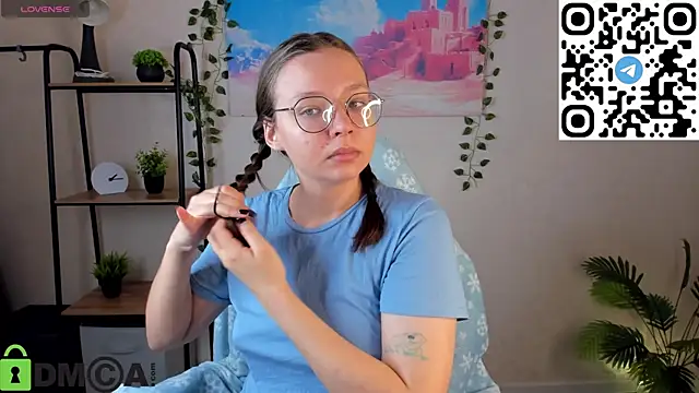 Snapshot of Nuura_Moore chatting on November 14, 2025, 1:09 am Nuura Moore online show from November 14, 2025, 1:09 am