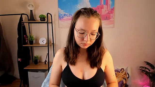 Snapshot of Nuura_Moore chatting on October 8, 2025, 12:45 am Nuura Moore online show from October 8, 2025, 12:45 am