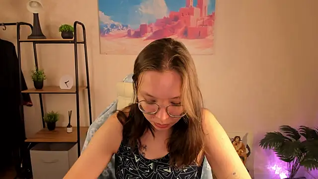 Snapshot of Nuura_Moore chatting on October 20, 2025, 12:56 am Nuura Moore online show from October 20, 2025, 12:56 am