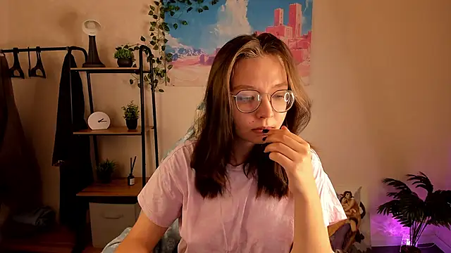 Snapshot of Nuura_Moore chatting on October 27, 2025, 12:44 am Nuura Moore online show from October 27, 2025, 12:44 am