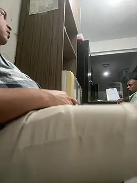 Snapshot of B-38 chatting on October 27, 2025, 1:28 am B-38 online show from October 27, 2025, 1:28 am