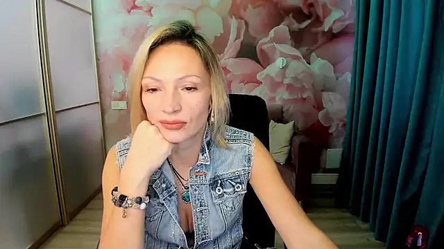 AlinaMoor online show from November 29, 2025, 6:46 am