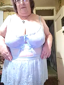 Snapshot of TATSI23 chatting on November 13, 2025, 3:32 am TATSI23 online show from November 13, 2025, 3:32 am