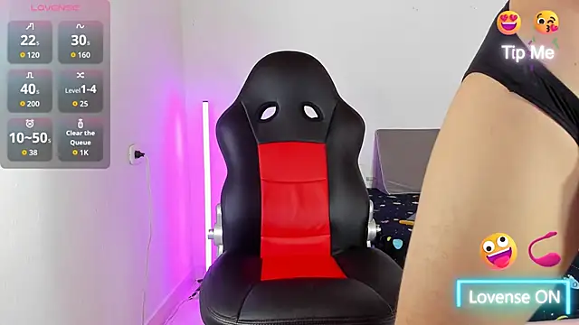 Snapshot of kenny-race chatting on November 18, 2025, 1:10 am kenny-race online show from November 18, 2025, 1:10 am