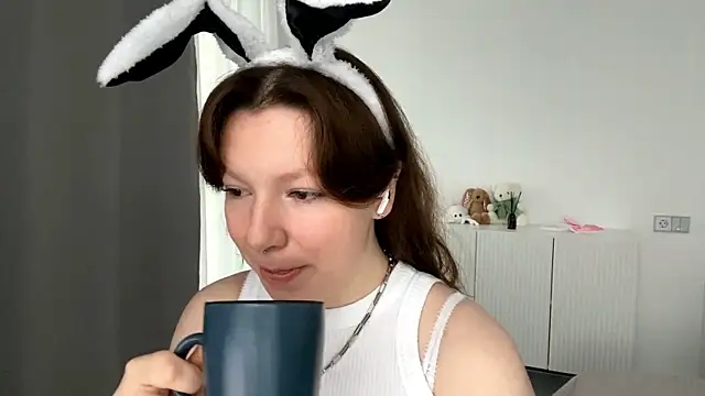 TamekiaSamii online show from December 18, 2025, 7:13 am