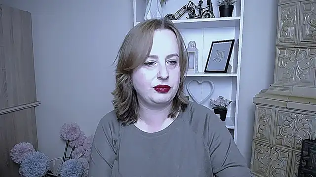 Snapshot of HelenFl chatting on October 15, 2025, 7:16 am HelenFl online show from October 15, 2025, 7:16 am