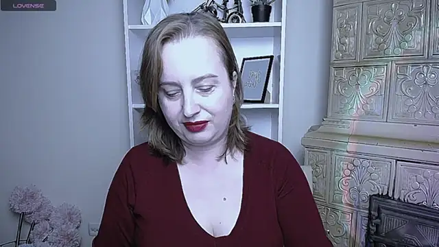 Snapshot of HelenFl chatting on October 20, 2025, 7:09 am HelenFl online show from October 20, 2025, 7:09 am