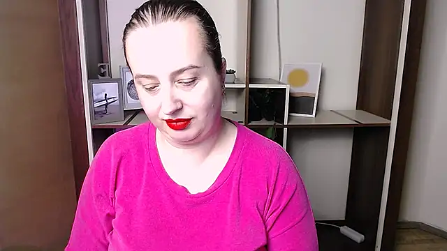 Snapshot of HelenFl chatting on December 15, 2025, 8:09 am HelenFl online show from December 15, 2025, 8:09 am