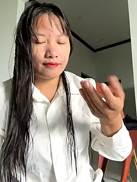 TrangNemo online show from October 26, 2025, 12:22 am