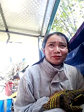 kun-love online show from December 22, 2025, 2:11 am