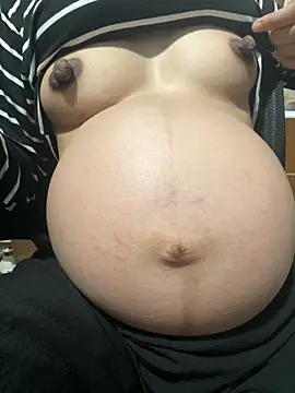 Snapshot of -Harper- chatting on February 23, 2026, 9:10 am -Harper- online show from February 23, 2026, 9:10 am