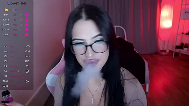 ShayLisse online show from November 28, 2025, 3:50 am