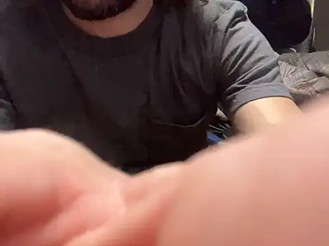 Snapshot of LumpaCoal chatting on December 15, 2025, 8:03 pm LumpaCoal online show from December 15, 2025, 8:03 pm