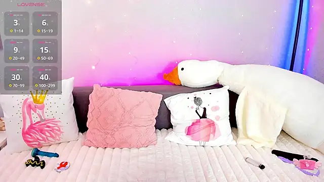 Evarey  online show from February 3, 2026, 6:40 am