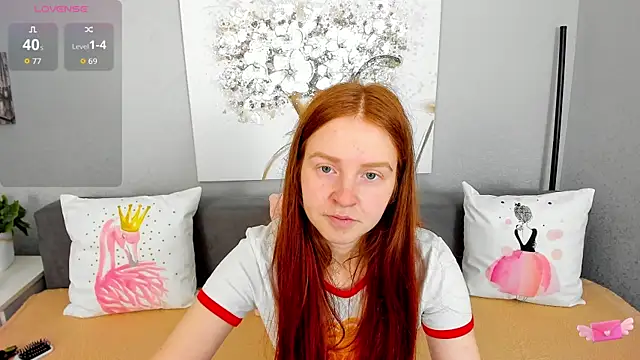 Snapshot of Evarey_ chatting on November 19, 2025, 5:29 am Evarey online show from November 19, 2025, 5:29 am