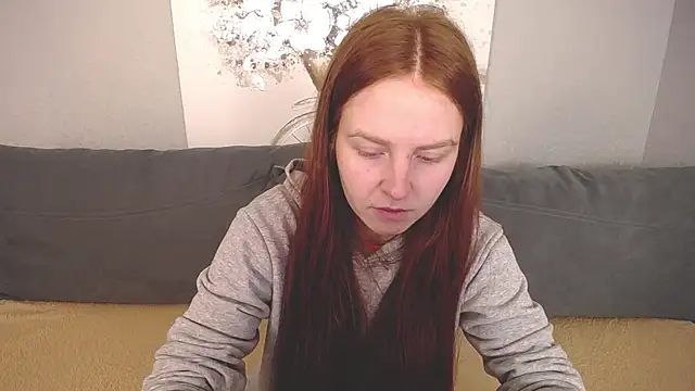 Snapshot of Evarey_ chatting on October 13, 2025, 4:25 am Evarey online show from October 13, 2025, 4:25 am