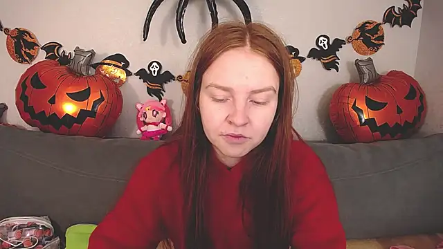 Snapshot of Evarey_ chatting on October 25, 2025, 4:55 am Evarey online show from October 25, 2025, 4:55 am