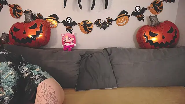 Snapshot of Evarey_ chatting on October 24, 2025, 5:28 am Evarey online show from October 24, 2025, 5:28 am