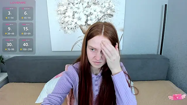 Snapshot of Evarey_ chatting on November 28, 2025, 6:35 am Evarey online show from November 28, 2025, 6:35 am