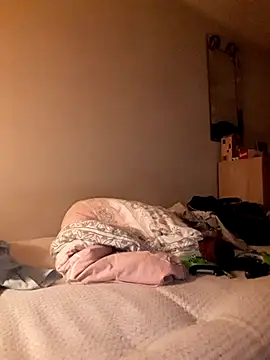 Snapshot of Remello1 chatting on January 7, 2026, 1:32 am Remello1 online show from January 7, 2026, 1:32 am