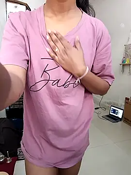 Snapshot of anshika0124 chatting on November 15, 2025, 5:11 am anshika0124 online show from November 15, 2025, 5:11 am