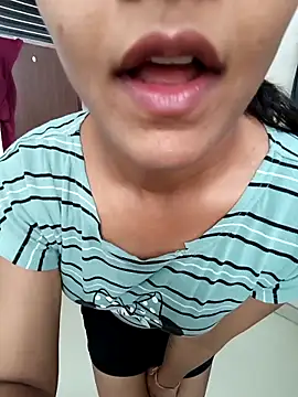 Snapshot of anshika0124 chatting on October 31, 2025, 4:42 am anshika0124 online show from October 31, 2025, 4:42 am