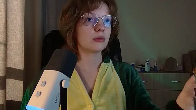 emymayy online show from March 18, 2026, 12:51 pm