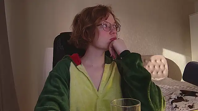 emymayy online show from June 22, 2026, 3:12 am