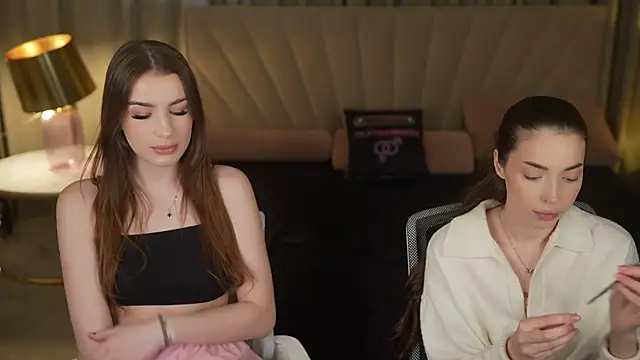 Snapshot of Jane_Love054 chatting on December 4, 2025, 11:20 am Jane Love054 online show from December 4, 2025, 11:20 am