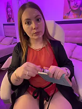 kattee adams online show from October 28, 2025, 1:32 pm