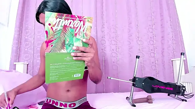 Snapshot of nahomy_smiith chatting on October 21, 2025, 2:05 pm nahomy smiith online show from October 21, 2025, 2:05 pm