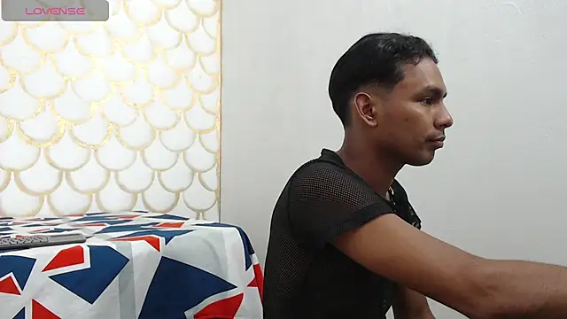 Snapshot of nahomy_smiith chatting on December 16, 2025, 12:59 am nahomy smiith online show from December 16, 2025, 12:59 am