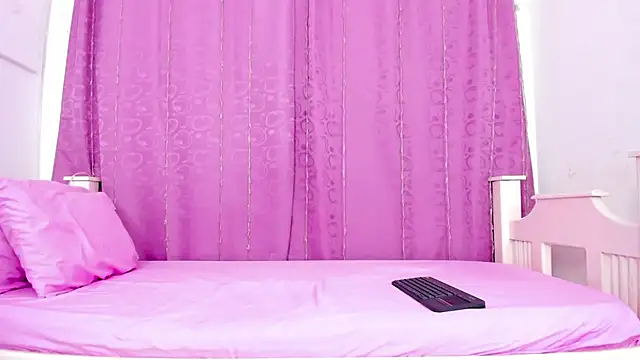 Snapshot of nahomy_smiith chatting on November 16, 2025, 9:41 pm nahomy smiith online show from November 16, 2025, 9:41 pm